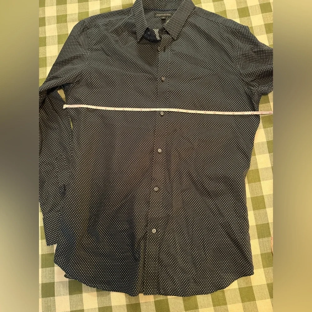 Banana Republic Men’s Polkadot Buttondown